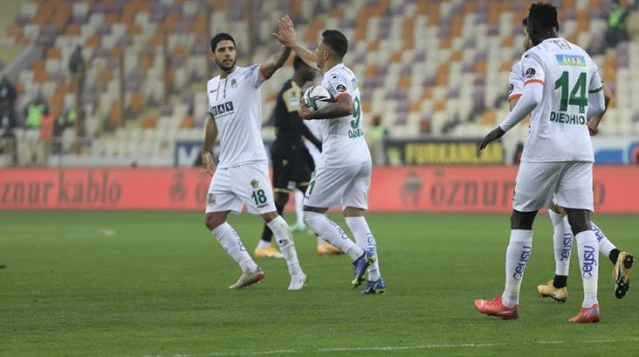 Süper Lig'de tarihi maç! Alanyaspor-Yeni Malatya maçının skoru uzun yıllar unutulmayacak