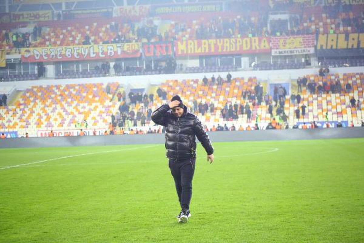 Yeni Malatyaspor\'da Sumudica taraftarlardan özür diledi