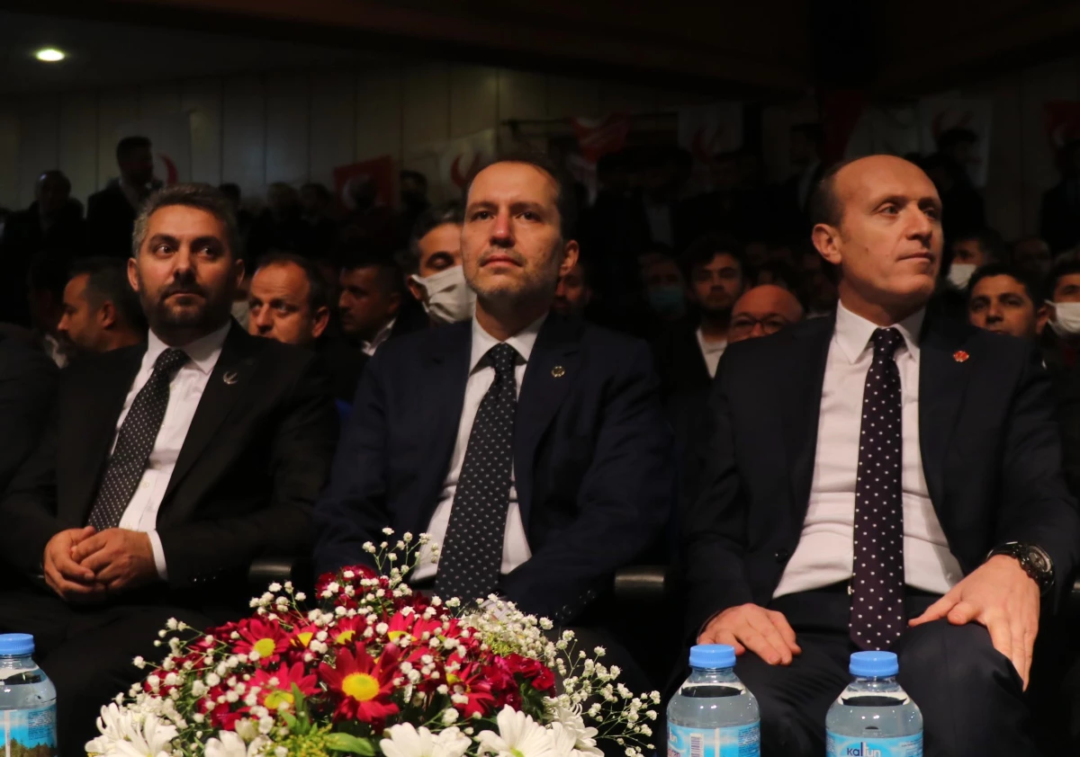 Yeniden Refah Partisi Genel Başkanı Erbakan, Burdur\'da konuştu
