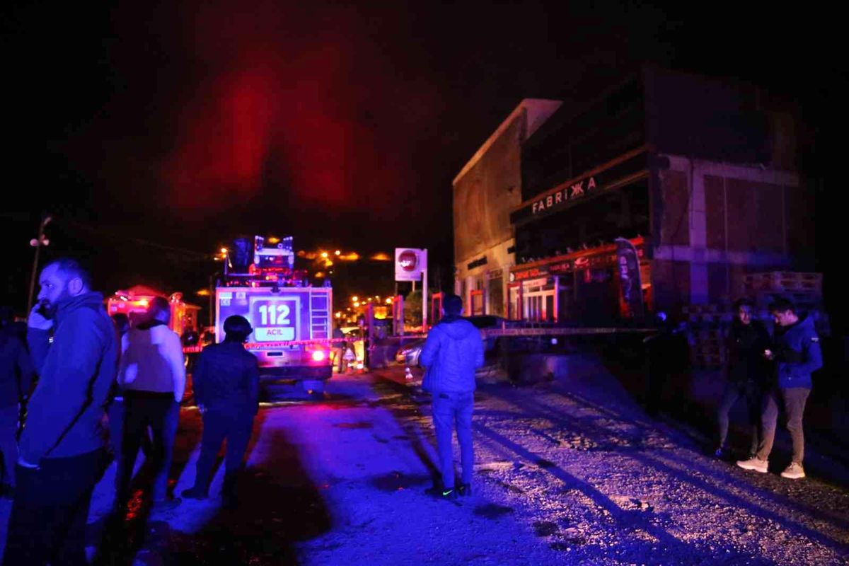 Artvin\'de kafe yangınıyla ilgili valilikten açıklama geldi