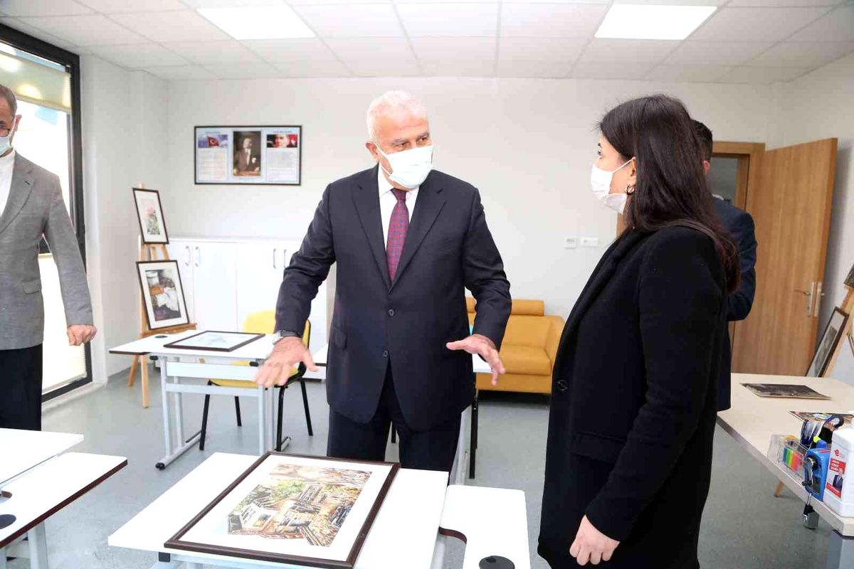 Başkan Atay, Otizm Yaşam Merkezi\'nde son kontrolleri yaptı