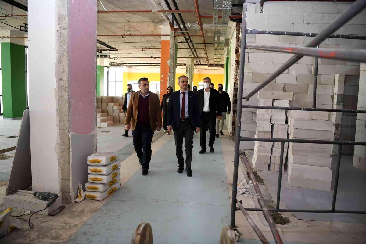 Bu merkezde gençler hem eğlenecek hem öğrenecek