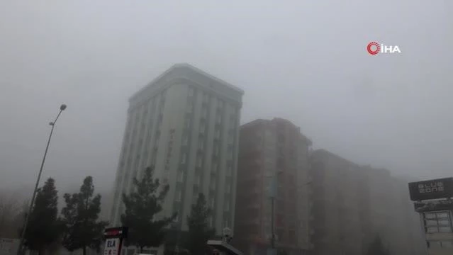 Diyarbakır'da yoğun sis hayatı olumsuz etkiledi