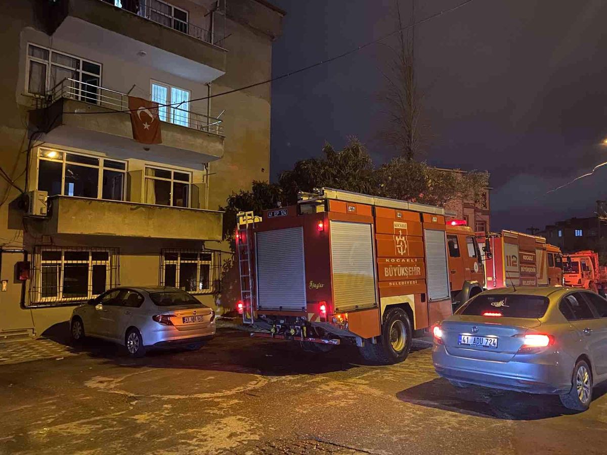 Evde çıkan yangın paniğe sebep oldu