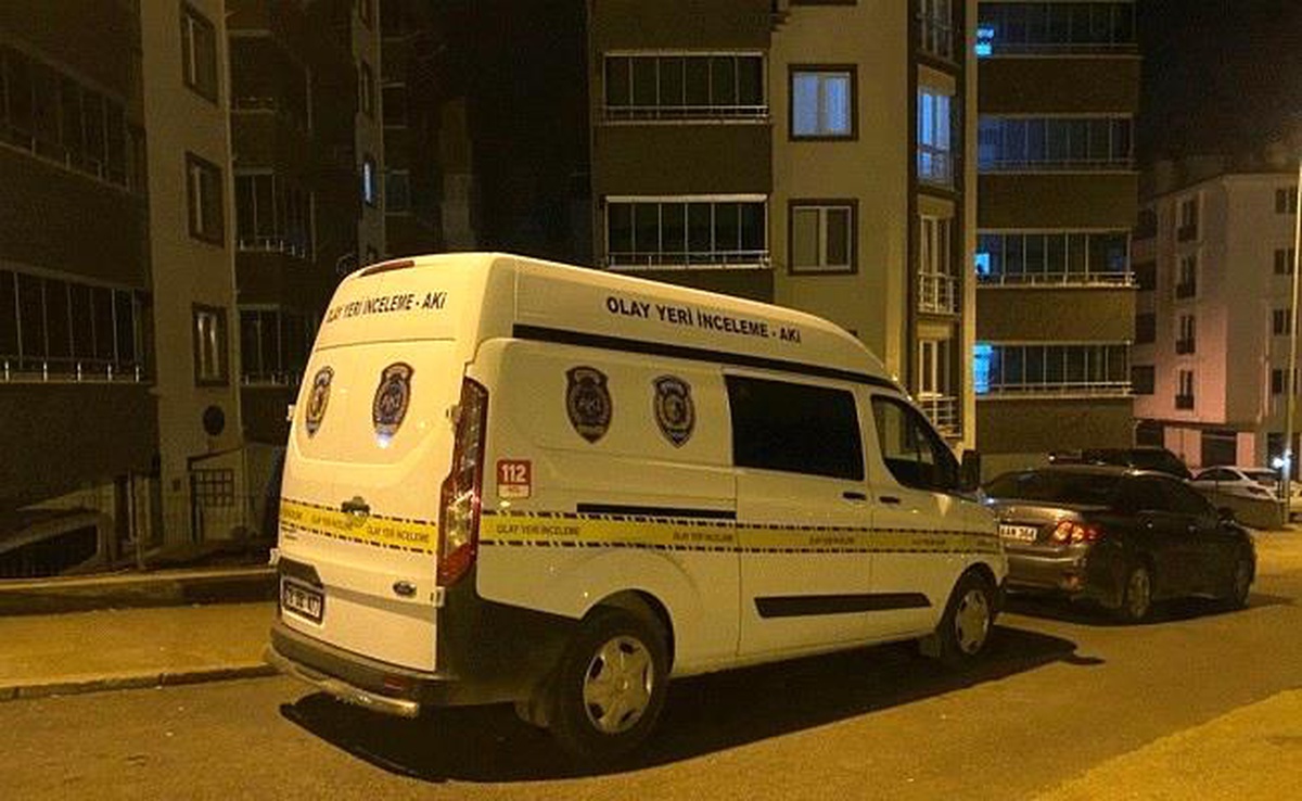 Eve giren hırsız 48 bin 500 liralık altın ve paraları çaldı