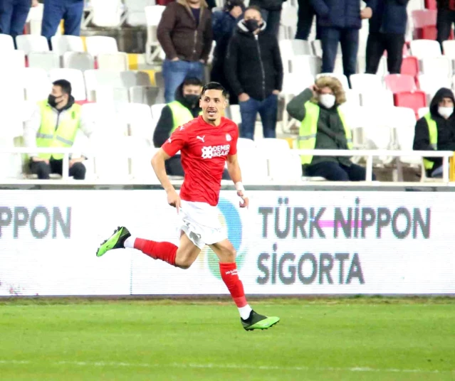 Fayçal Fajr, Sivasspor'da siftah yaptı