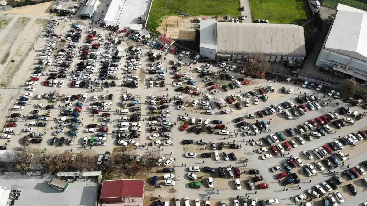 İkinci el oto pazarında işler açıldı esnafın yüzü güldü