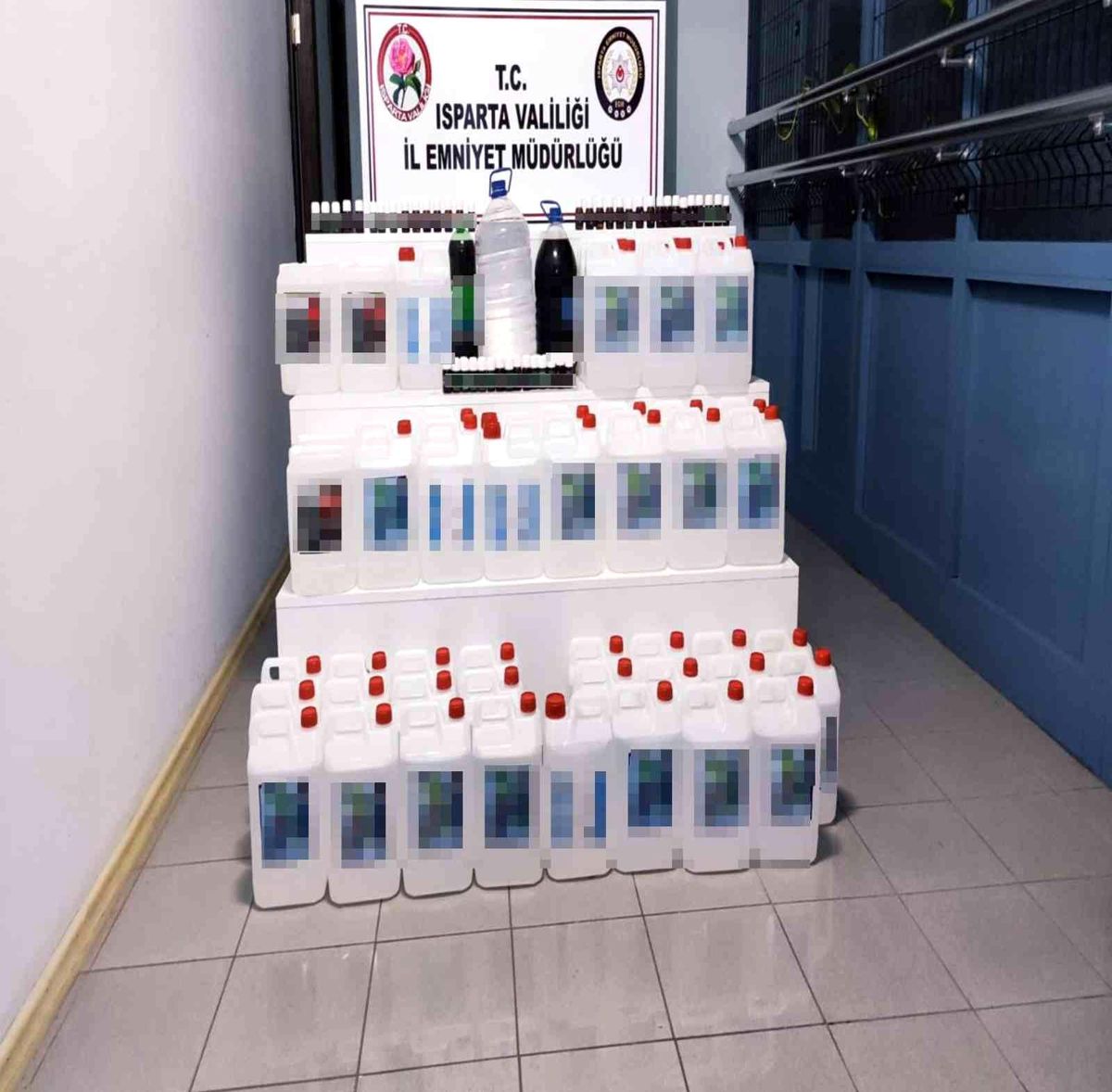 Son dakika haber... Isparta\'da yılbaşı öncesi sahte alkol operasyonu