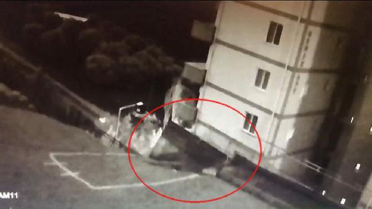 Son dakika haber: İstinat duvarının yıkılma anı güvenlik kamerasında