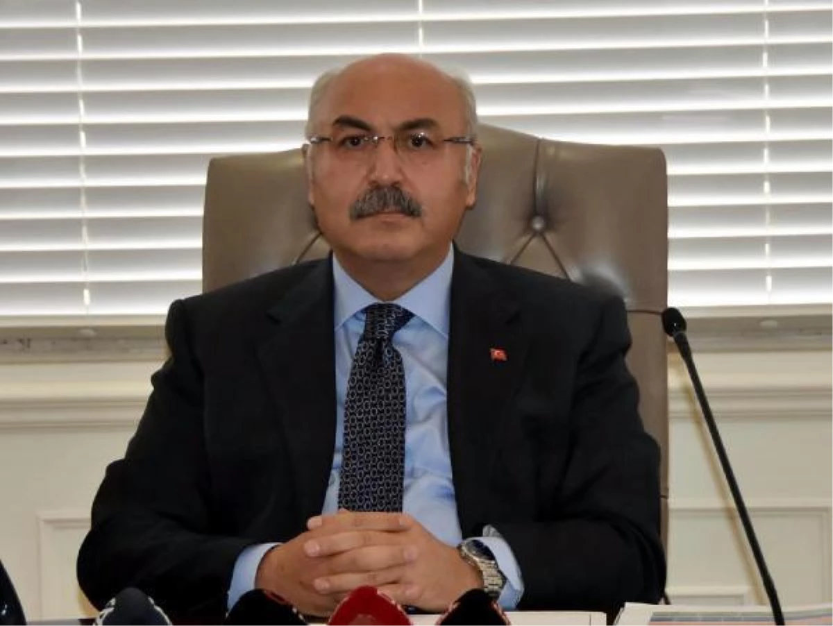 İzmir Valisi Köşger: Omicron varyantı saptanan 5 kişinin yurt dışı bağlantısı yok