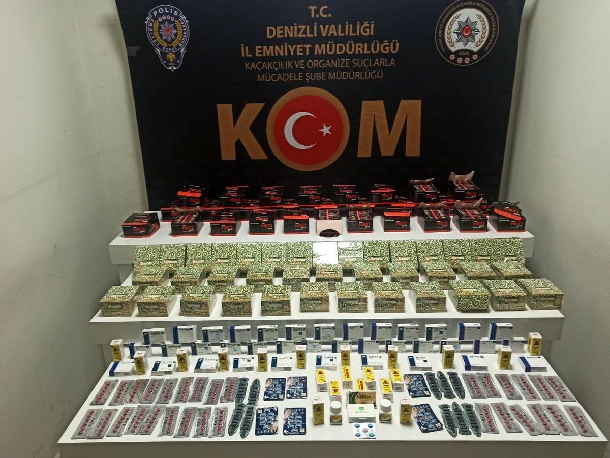 Kaçak cinsel ürün satıcılarına darbe