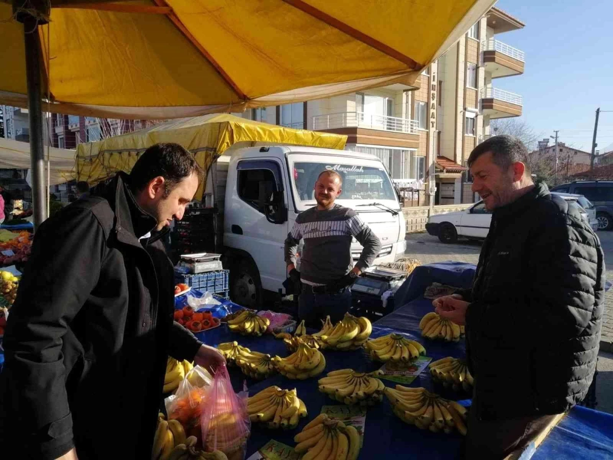 Kaymakam Bolat pazarcı esnafı ile bir araya geldi