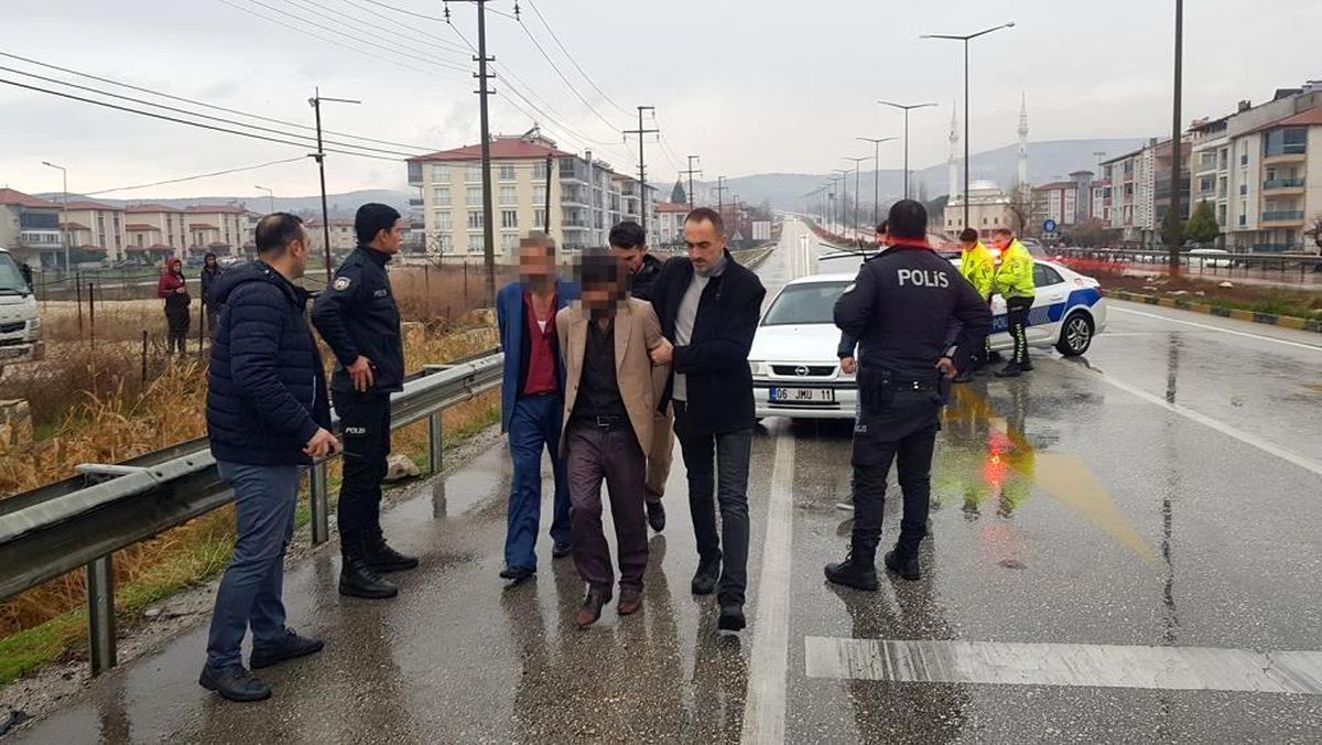 Manisa\'da ev kundaklayan 2 şüpheli serbest bırakıldı
