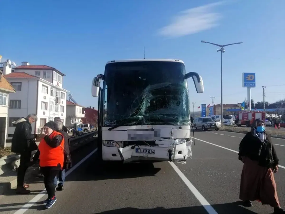 Son dakika haberi: Otobüsün çarptığı traktörün sürücüsü hayatını kaybetti