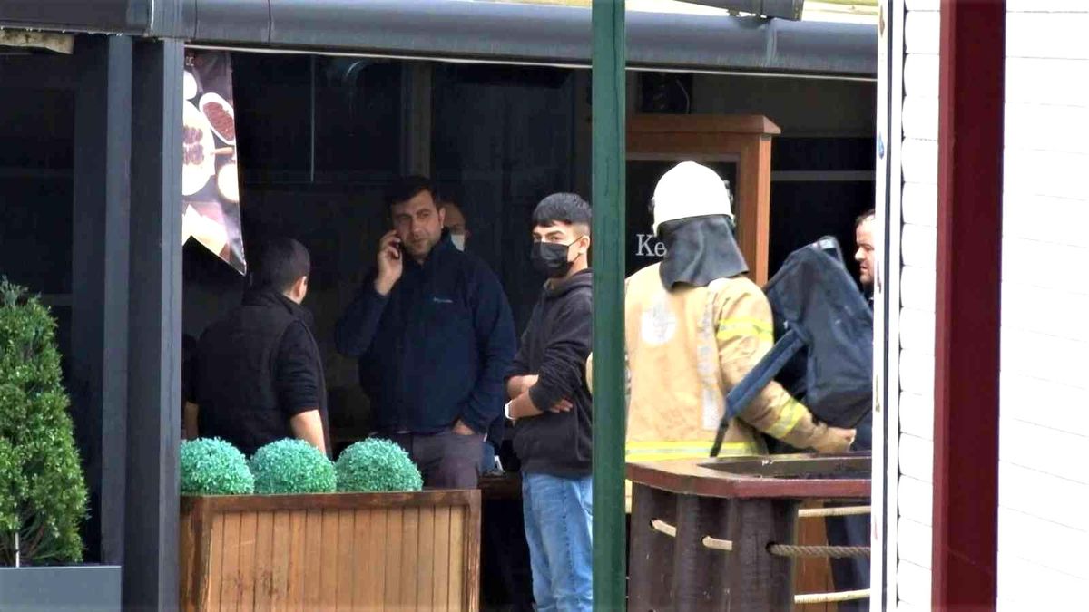 Son dakika haber | Pendik\'te AVM\'de yangın paniği