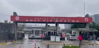 Pendik'te babası tarafından öldürülen kızın cenazesi Adli Tıp Kurumundan alındı