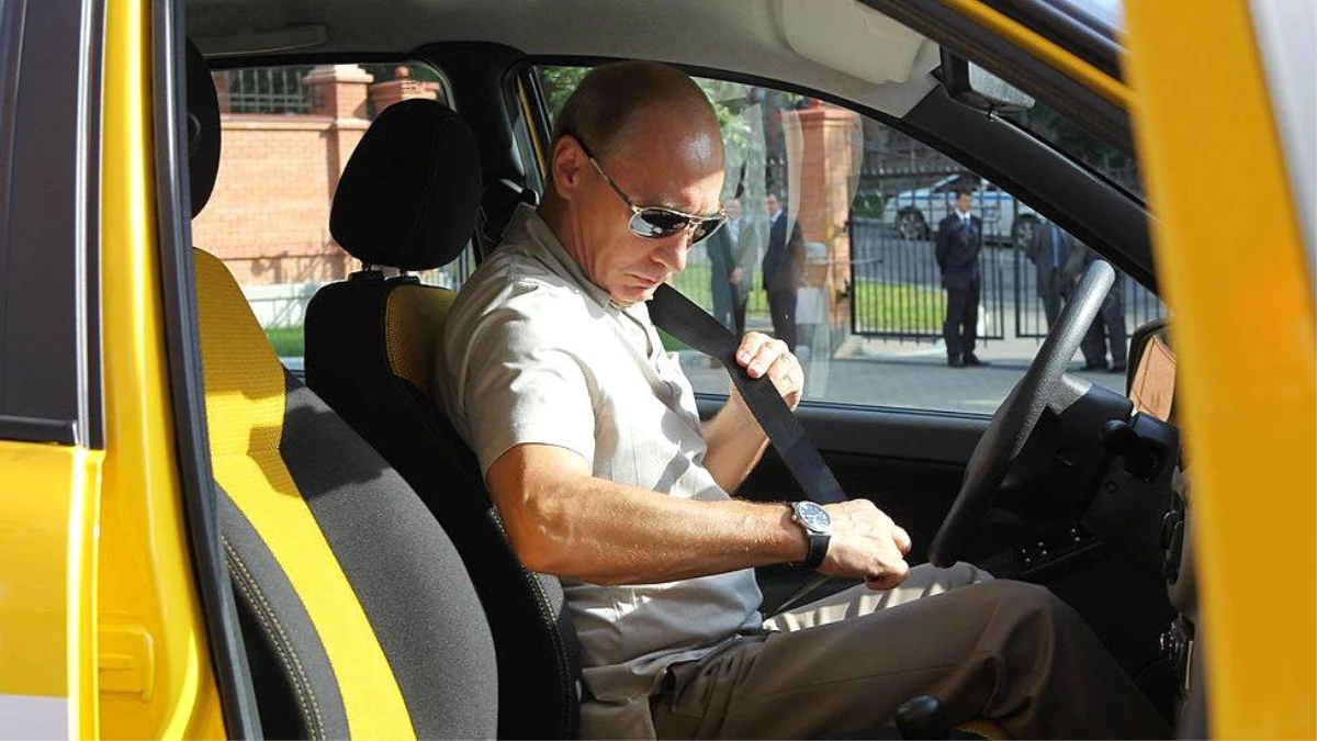 Vladimir Putin: 1990\'larda korsan taksi şoförlüğü yaptım