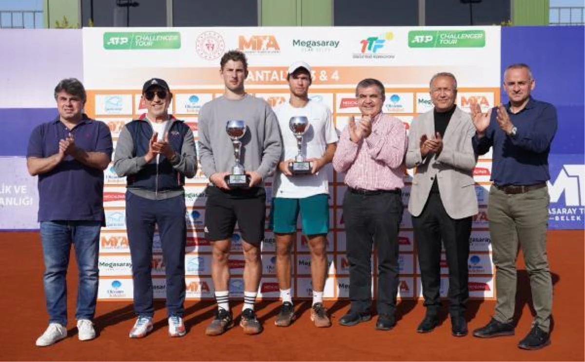 Rus tenisçi Tiurnev Antalya\'da şampiyon