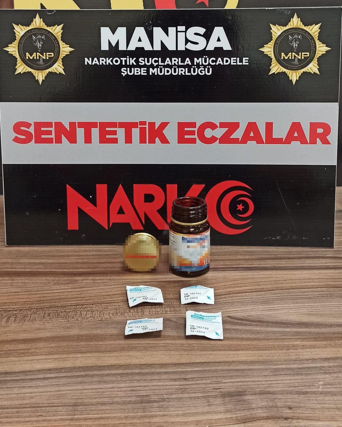 Şehzadeler\'de vitamin şişesinde uyuşturucu bulunan kişi tutuklandı