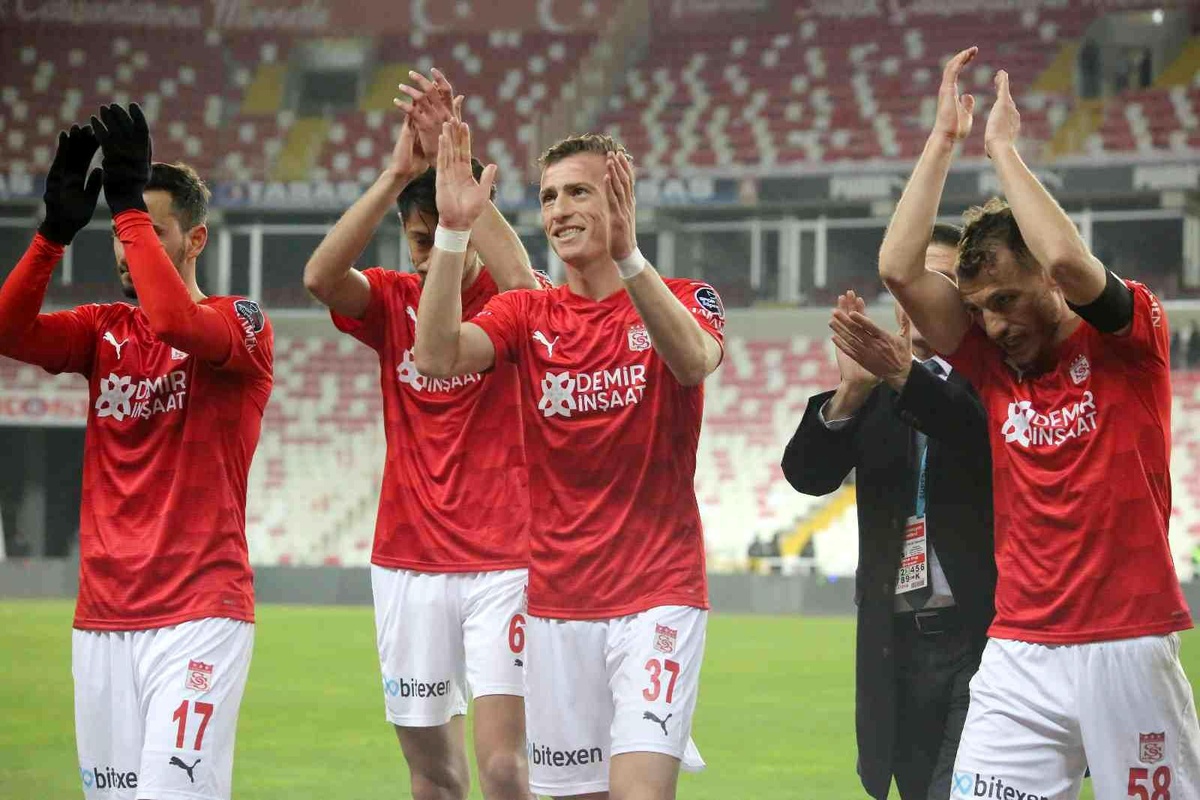 Sivasspor\'da maç sonu büyük sevinç