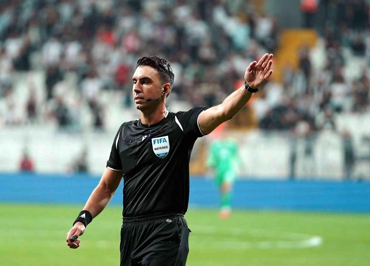 Sivasspor Galatasaray maçının VAR\'ı Arda Kardeşler