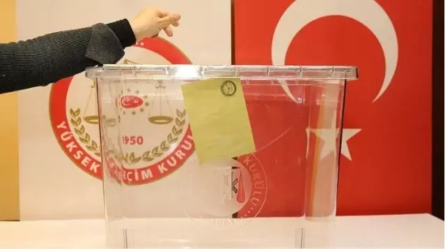 Son anket: Sadece üç parti yüzde 10 barajını geçiyor