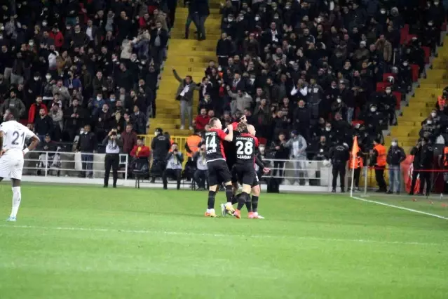 Spor Toto Süper Lig: Gaziantep : 1Fenerbahçe: 0 (Maç devam ediyor)