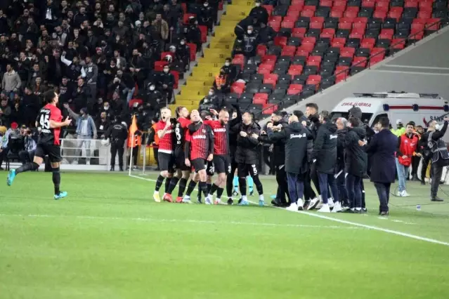 Spor Toto Süper Lig: Gaziantep : 1Fenerbahçe: 0 (Maç devam ediyor)