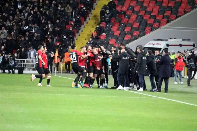 Spor Toto Süper Lig: Gaziantep : 1Fenerbahçe: 0 (Maç devam ediyor)