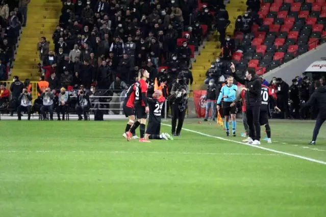 Spor Toto Süper Lig: Gaziantep : 1Fenerbahçe: 0 (Maç devam ediyor)