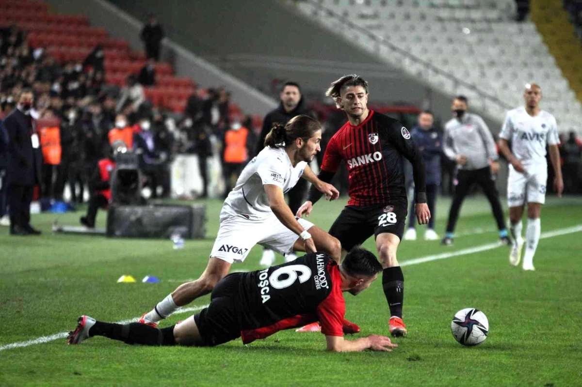 Spor Toto Süper Lig: Gaziantep : 1Fenerbahçe: 0 (Maç devam ediyor)