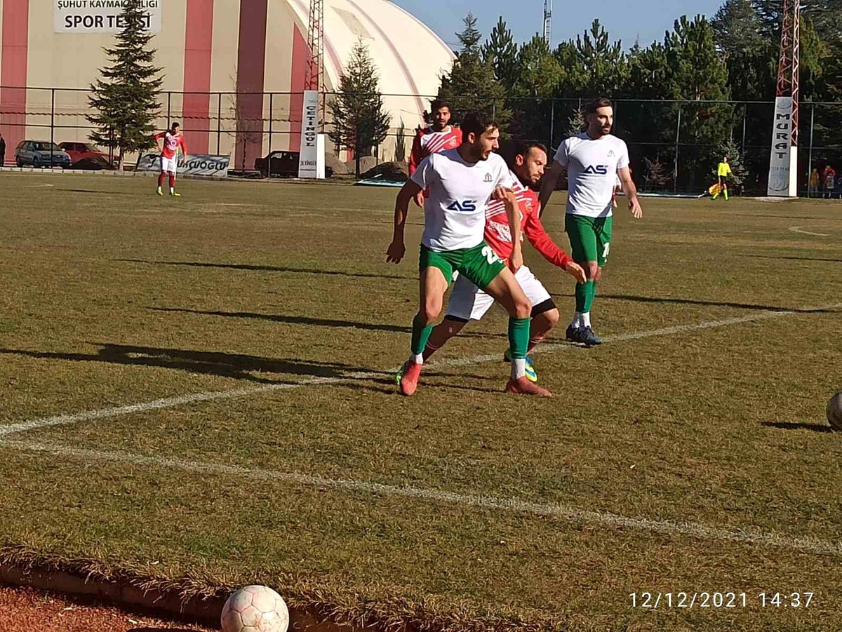 Şuhut Hisarspor, Dinar Belediye Spor\'u tek golle geçti