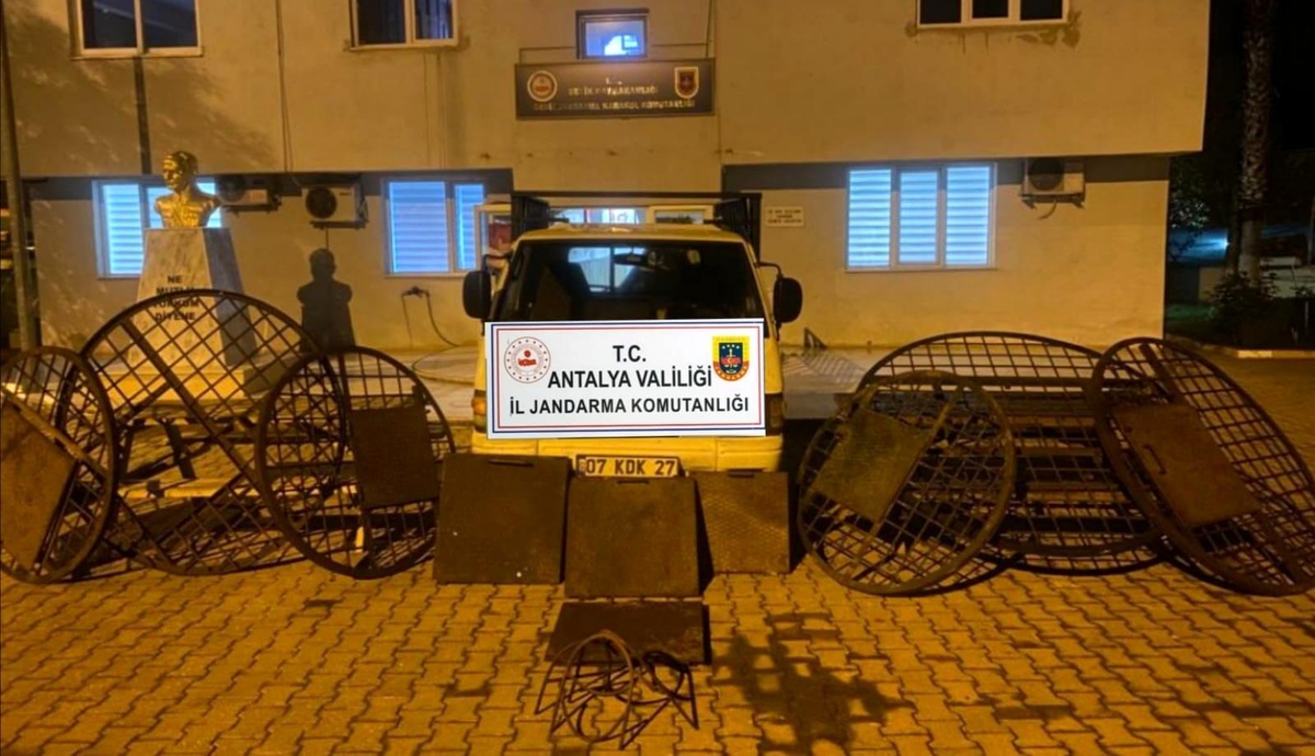 Sulama kanalı kapağı çalan hırsızlar yakalandı