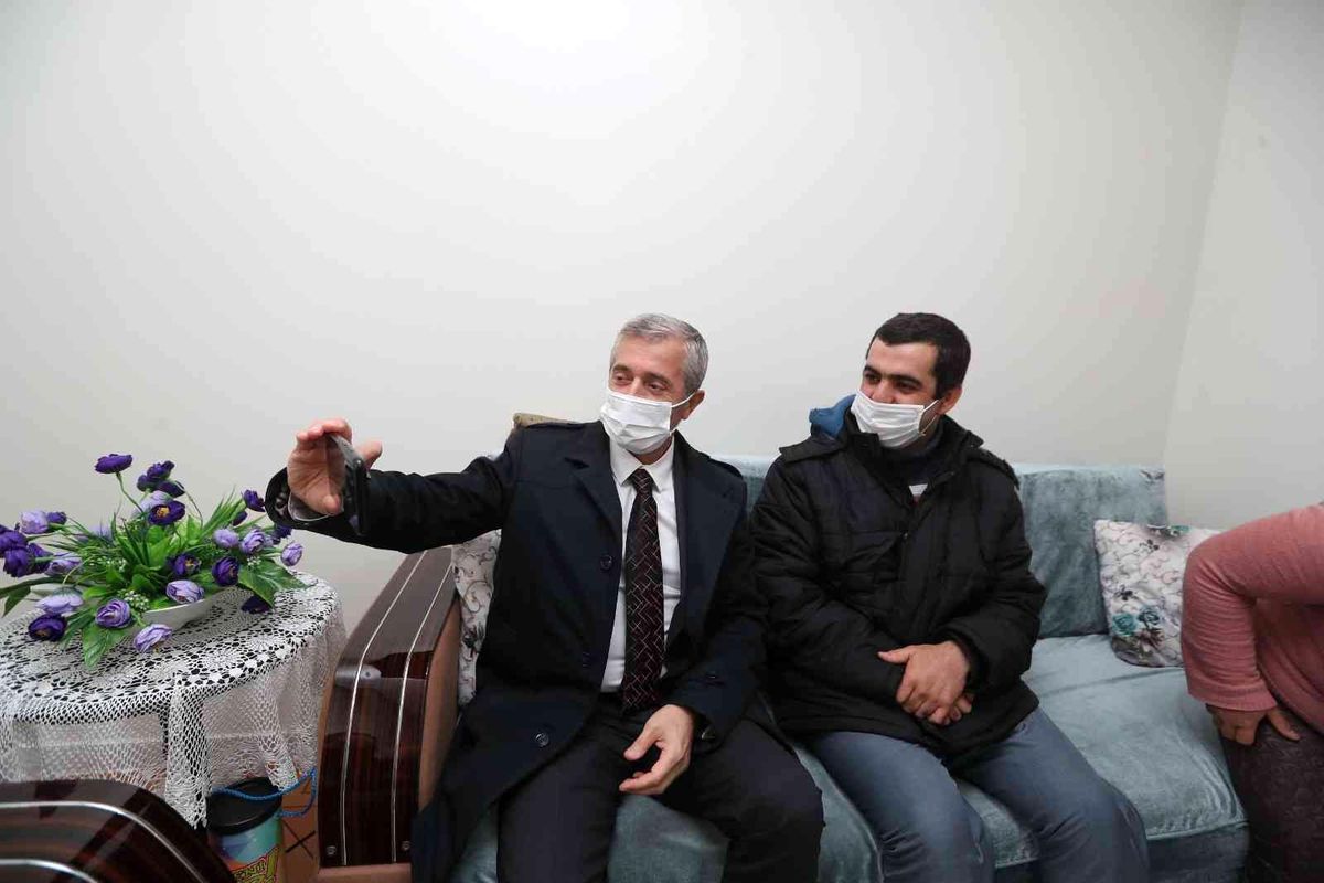 Tahmazoğlu aile ziyaretlerini sürdürüyor