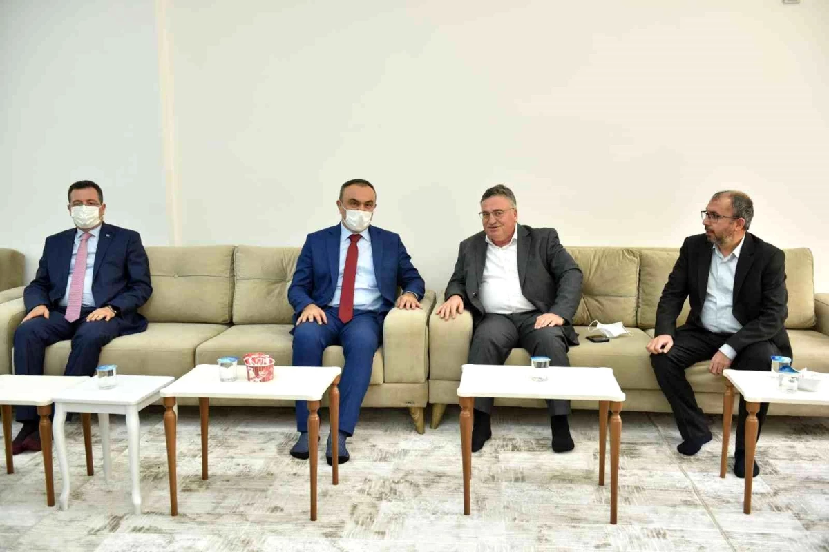 Vali Soytürk\'ten GAHİB Başkanı Ahmet Kaplan\'a taziye ziyareti