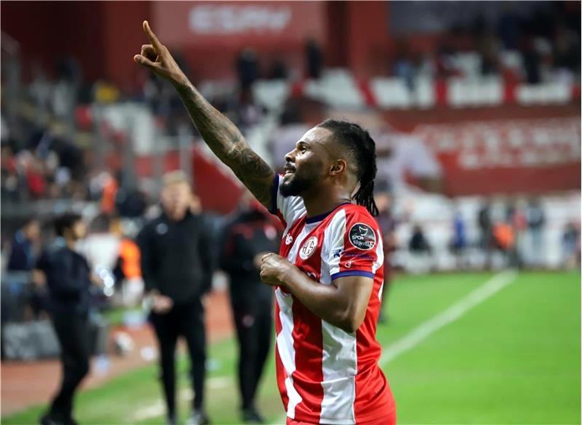 Antalyaspor\'da Fredy üzüntüsü