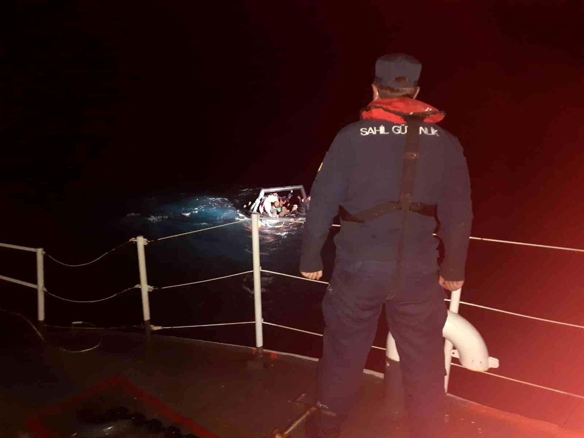 Aydın\'da 20 düzensiz göçmen kurtarıldı