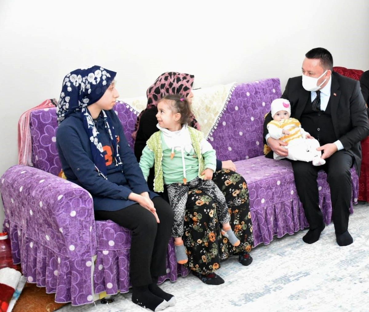 Başkan Beyoğlu, kapı kapı ziyaretlerine devam ediyor