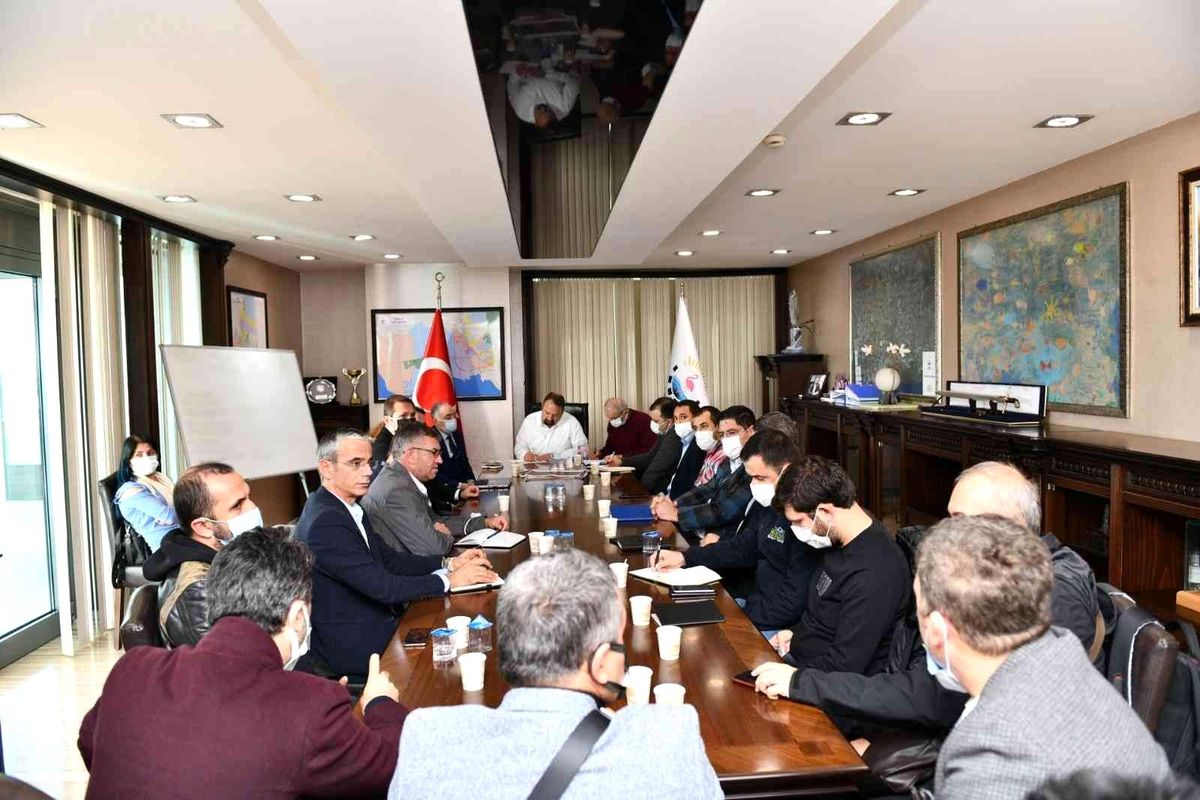 Başkan Gümrükçü, çileye dönen altyapı çalışmalarına el koydu