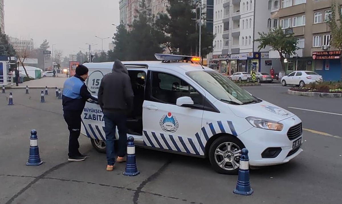 Diyarbakır Büyükşehir Belediyesi barınma imkanı olmayan 11 kişiye yardım eli uzattı
