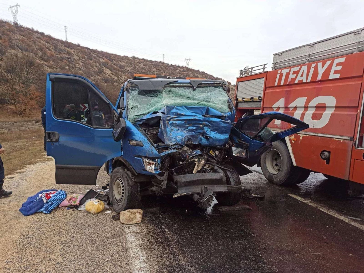 Eskişehir\'deki trafik kazasında 1 kişi öldü, 2 kişi yaralandı