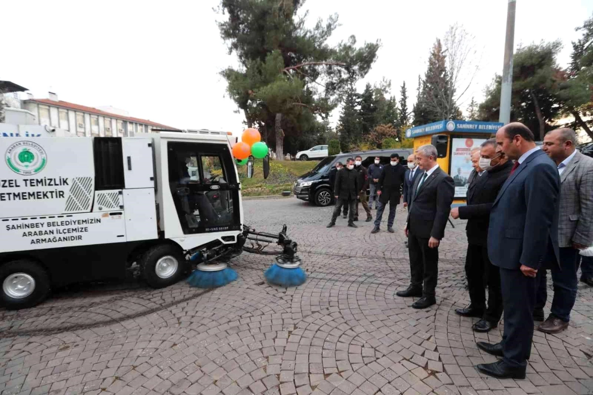 Şahinbey Belediyesinden 7 ilçeye temizlik aracı