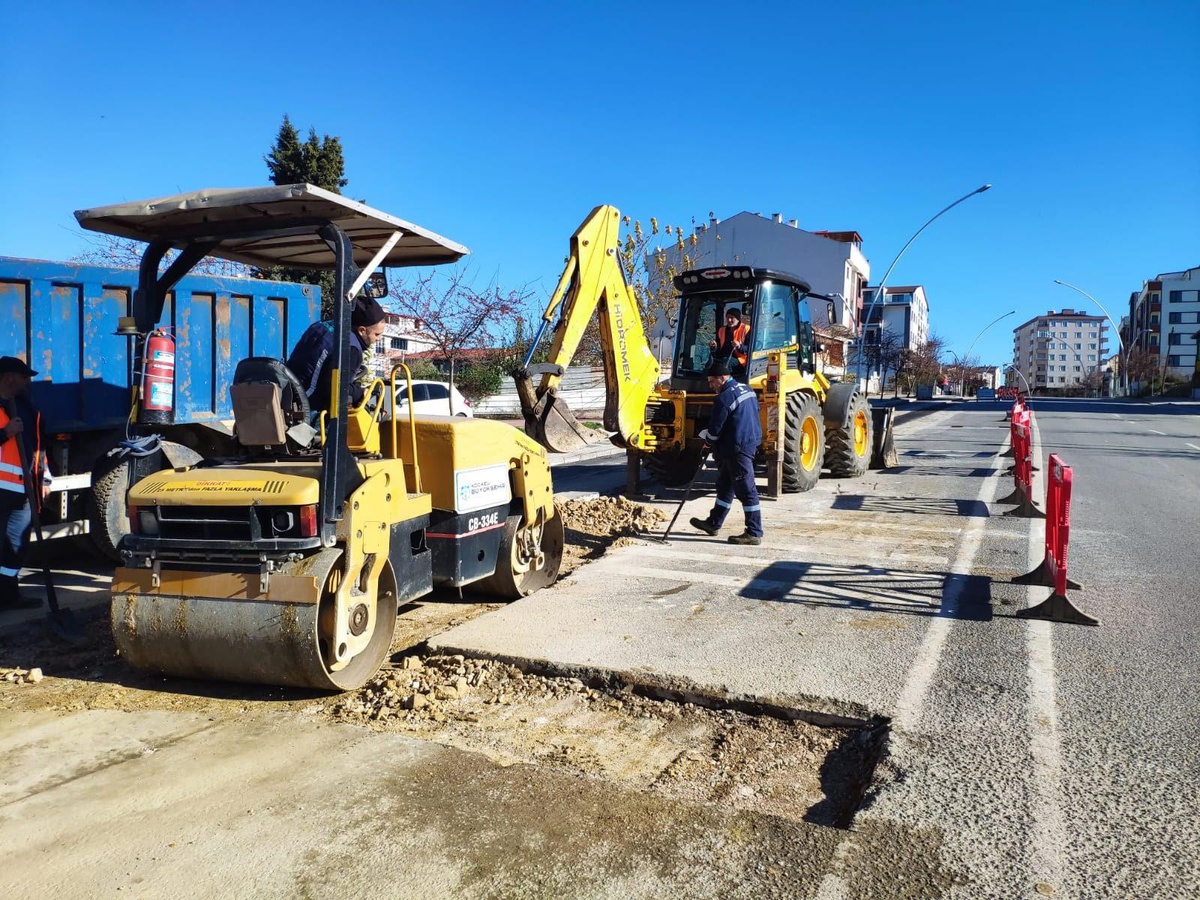 Gebze\'de bozulan yollar asfaltlanıyor