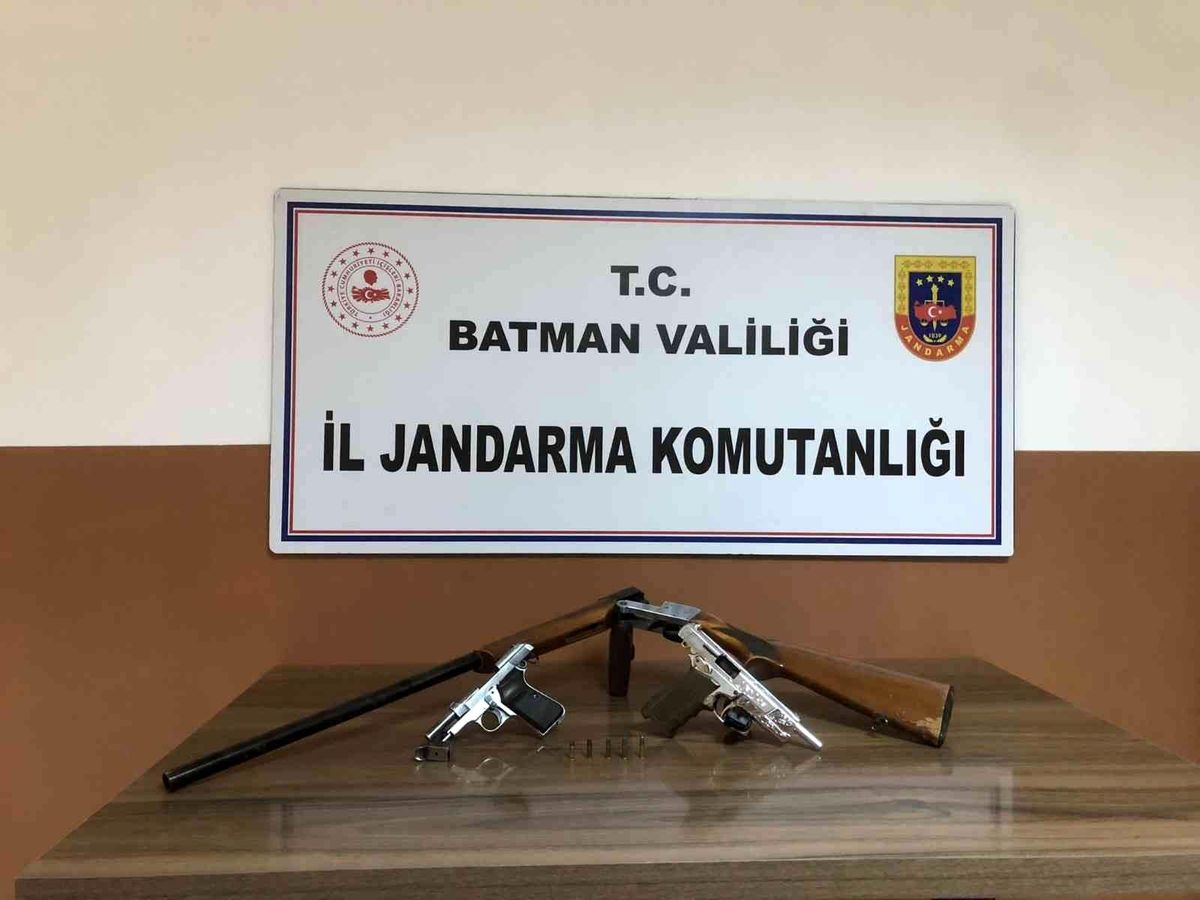 Son dakika haberleri: Gercüş\'te silah kaçakçılığı operasyonu