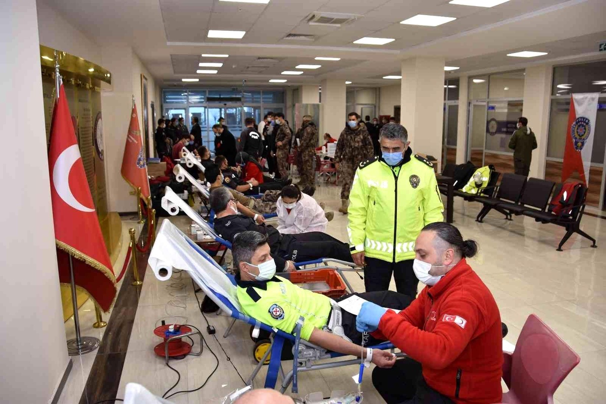 Son dakika haberleri: Giresun Emniyet Müdürlüğünden kan bağışı