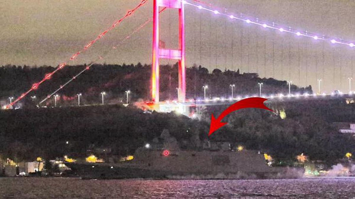 Rusya, İstanbul Boğazı\'nı adım adım izlemeye başladı! Fransız savaş gemisi büyük panik yarattı