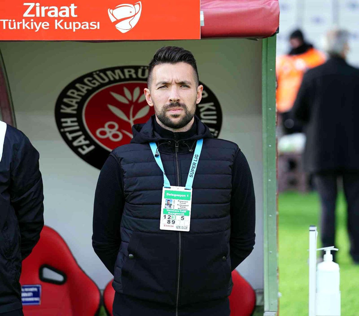 Karagümrük\'te Farioli takıma veda etti