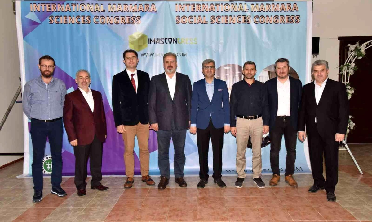 Kartepe\'de "Toplum 5.0 ve Dijitalizm"