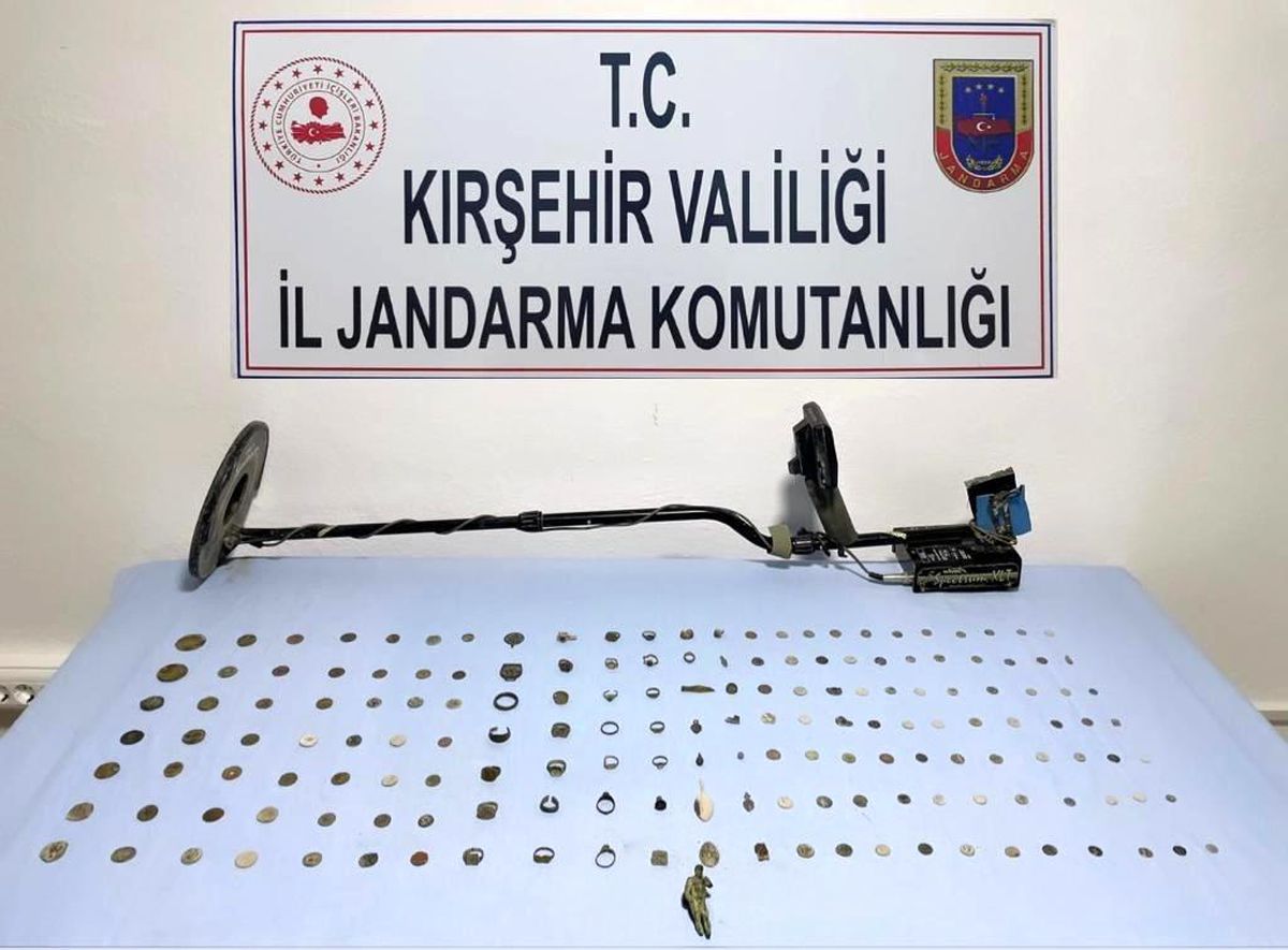 Son dakika... Kırşehir\'de jandarmadan tarihi eser operasyonu