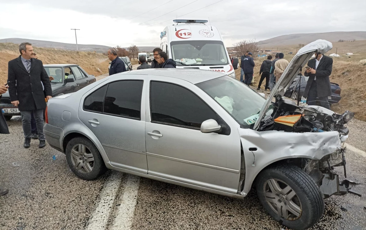 Konya\'nın Akören İlçe Belediye Başkanı İsmail Arslan, trafik kazasında yaralandı